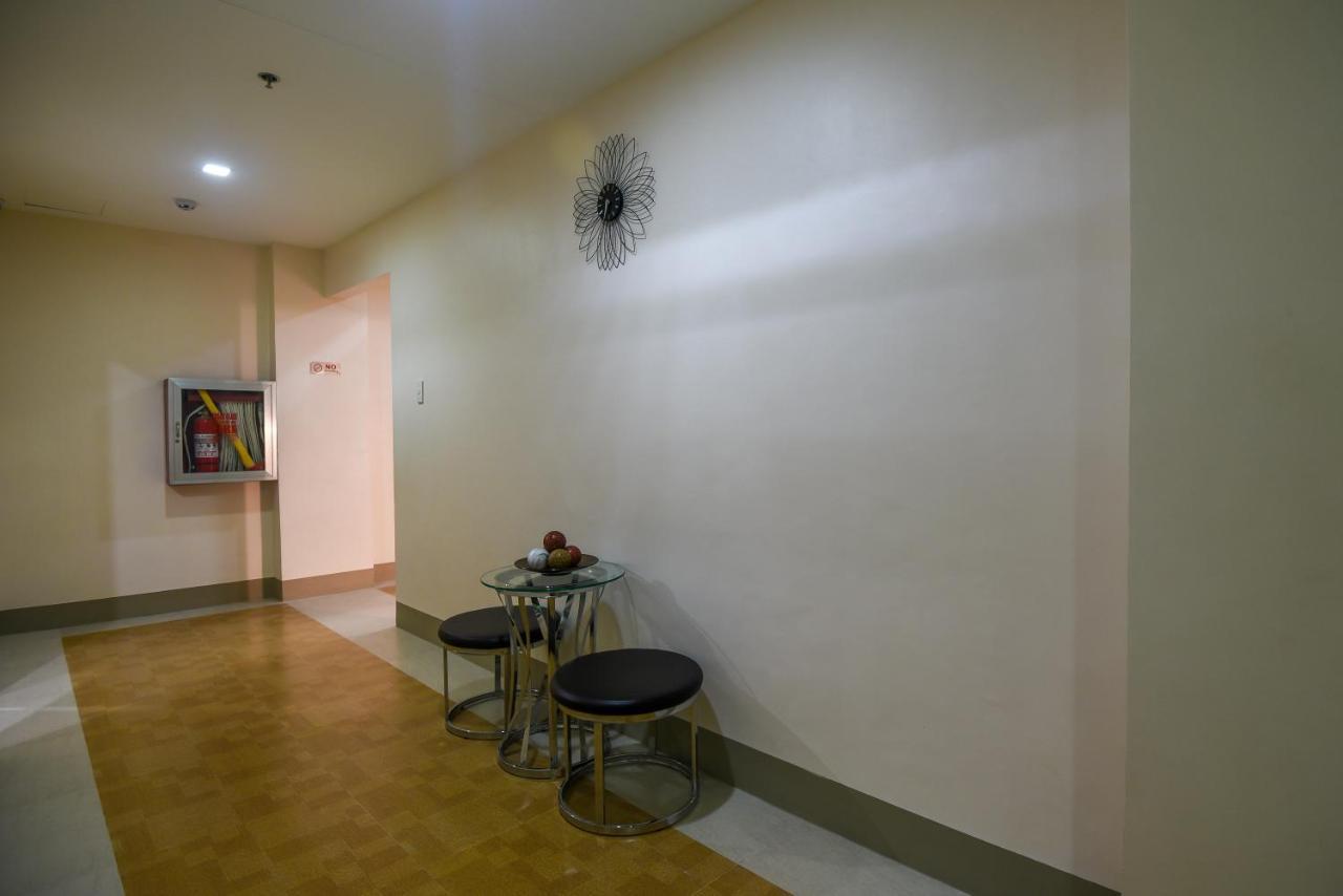 Ett Hometel Kalibo Bagian luar foto