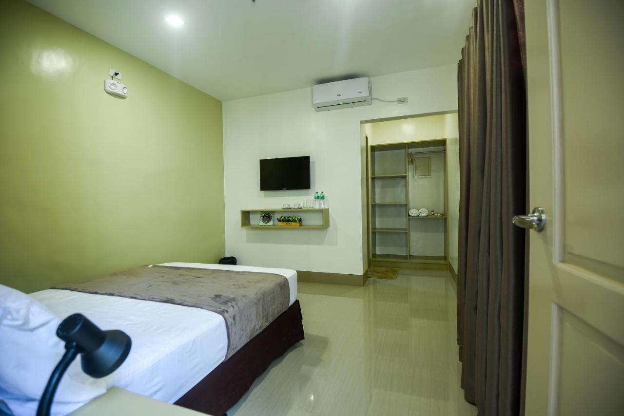 Ett Hometel Kalibo Bagian luar foto