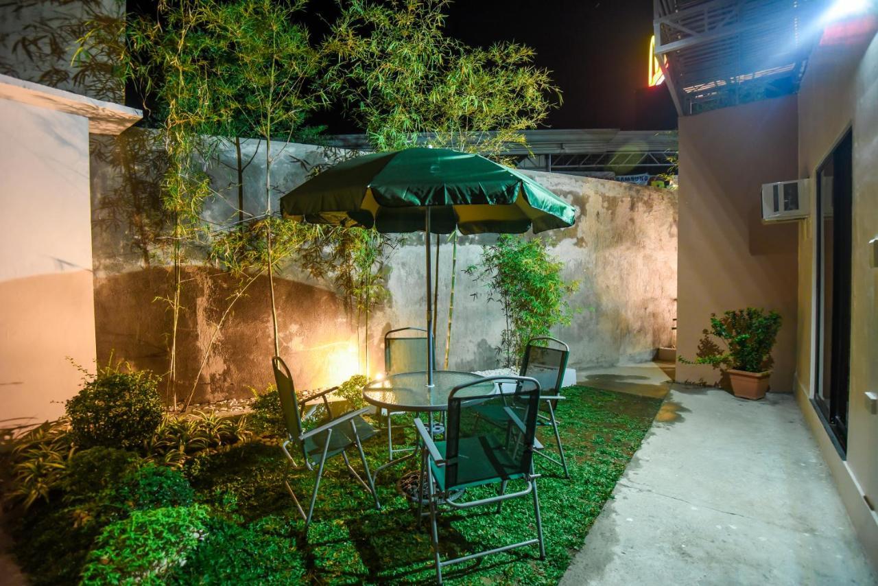 Ett Hometel Kalibo Bagian luar foto
