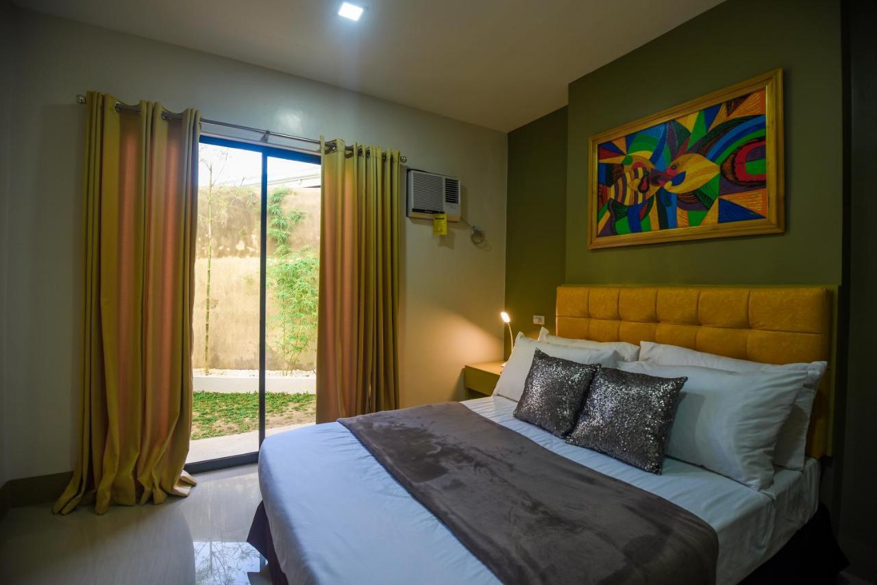 Ett Hometel Kalibo Bagian luar foto